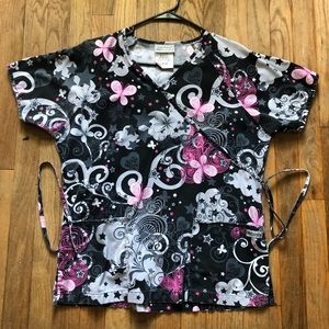 Uniform advantage butterfly and stars scrub top